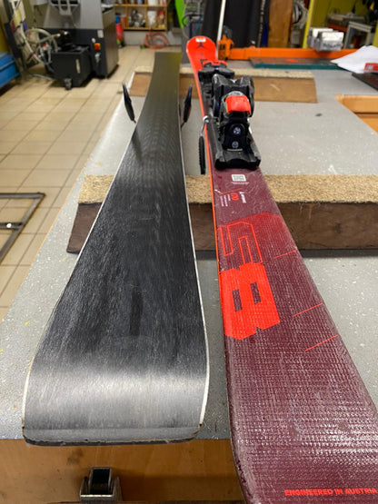 170cm Atomic Redster S8 2024 + X12 GW usato