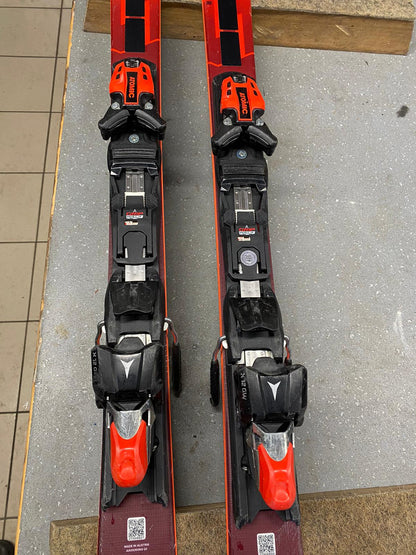 170cm Atomic Redster S8 2024 + X12 GW usato