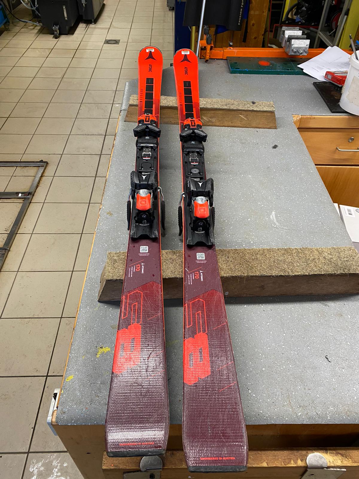 170cm Atomic Redster S8 2024 + X12 GW usato