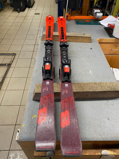 170cm Atomic Redster S8 2024 + X12 GW usato