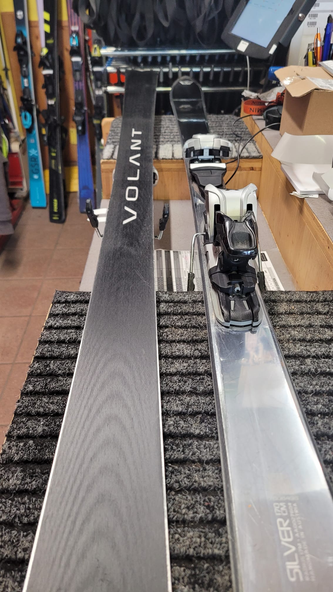 Volant Silver 170cm r17 usato