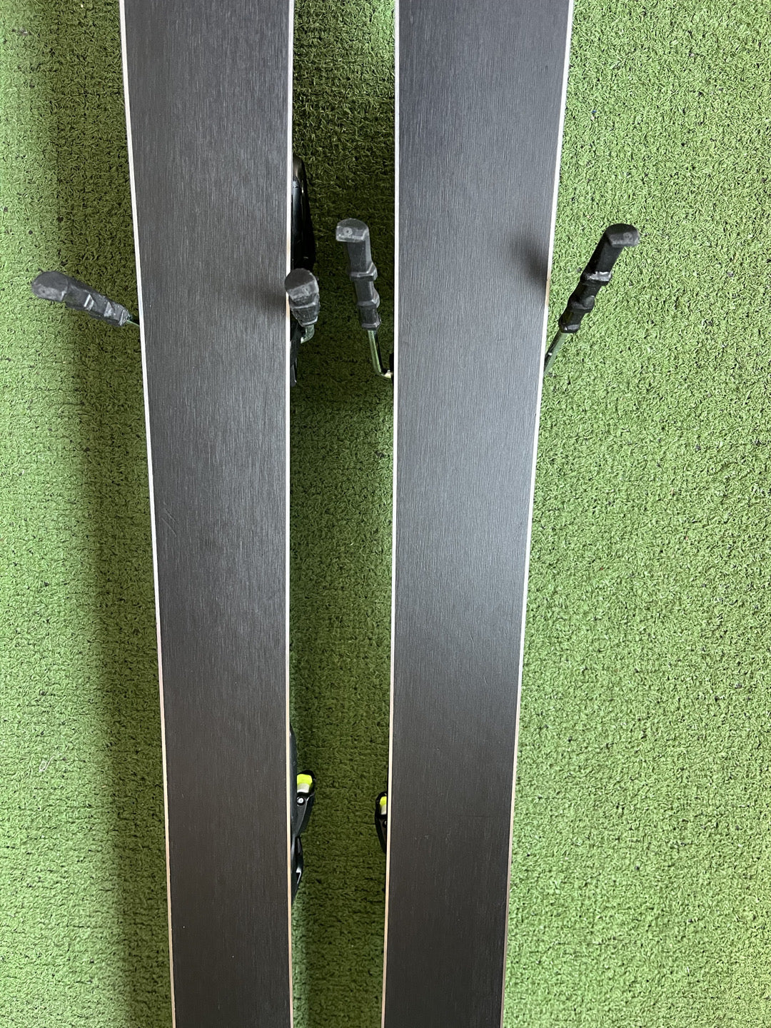 Sci Head Supershape e-speed 170 cm r14 usati