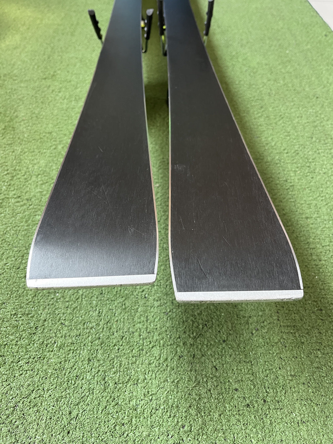 Sci Head Supershape e-speed 170 cm r14 usati