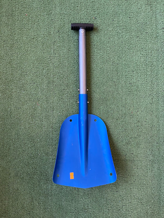 Pala Ferrino Dru nuova con segni