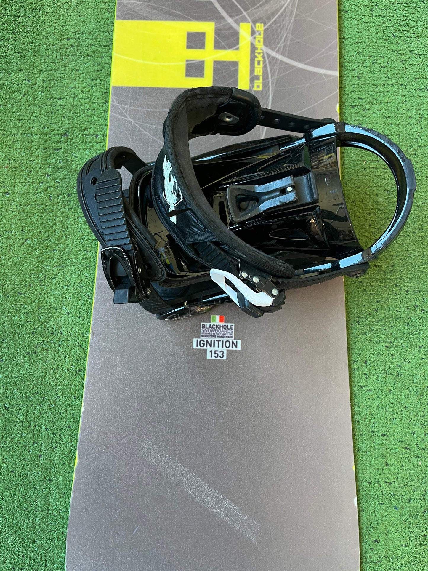 Snowboard Blackhole Ignition 153 + attacchi blackhole usato