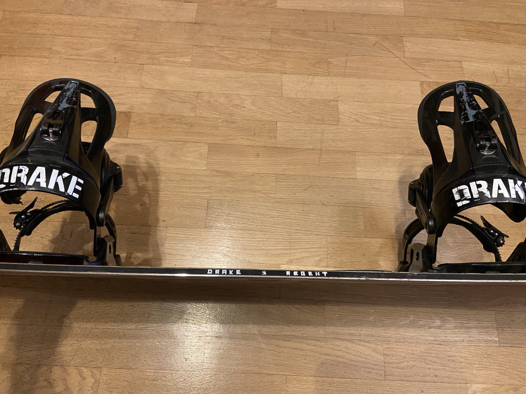 Tavola da snowboard Drake Regent 159 wide usata