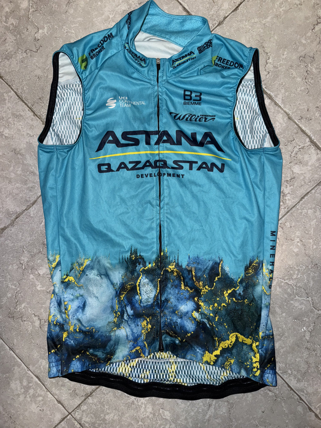 Gilet bici Team Astana 2024 tg. M ufficiale usato