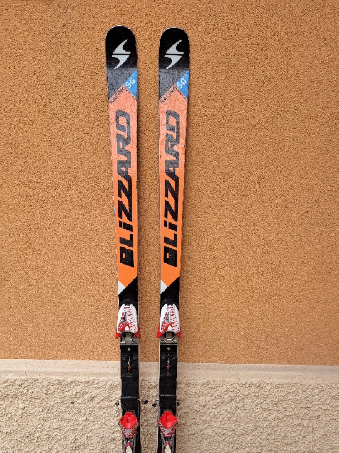 sci SG Blizzard 185 cm raggio 30 usati