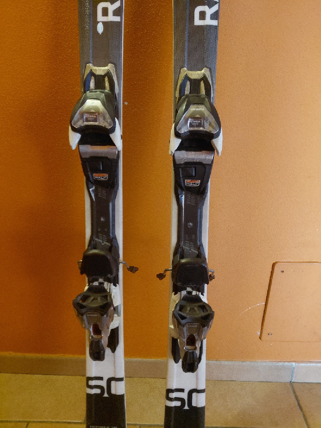sci Völkl racetiger SC 160cm r13.1 usati – Weply
