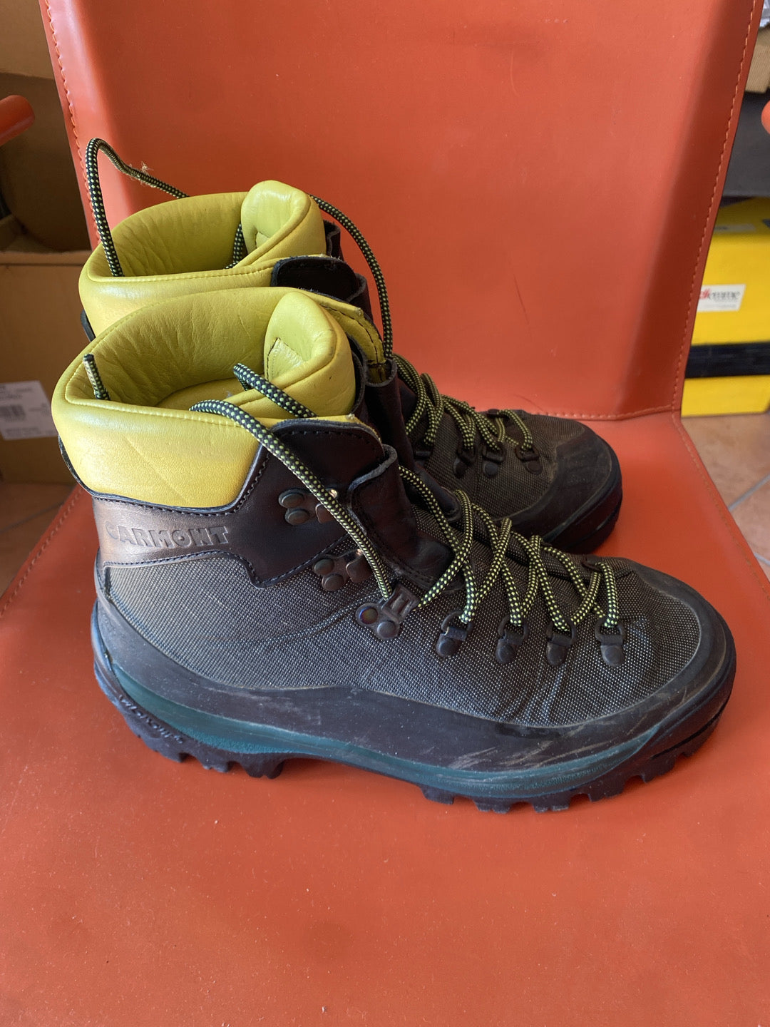 Scarponi GARMONT tg 41.5 ramponabili Gore-Tex