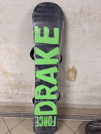 Tavola snowboard Drake 153cm + attacchi usata