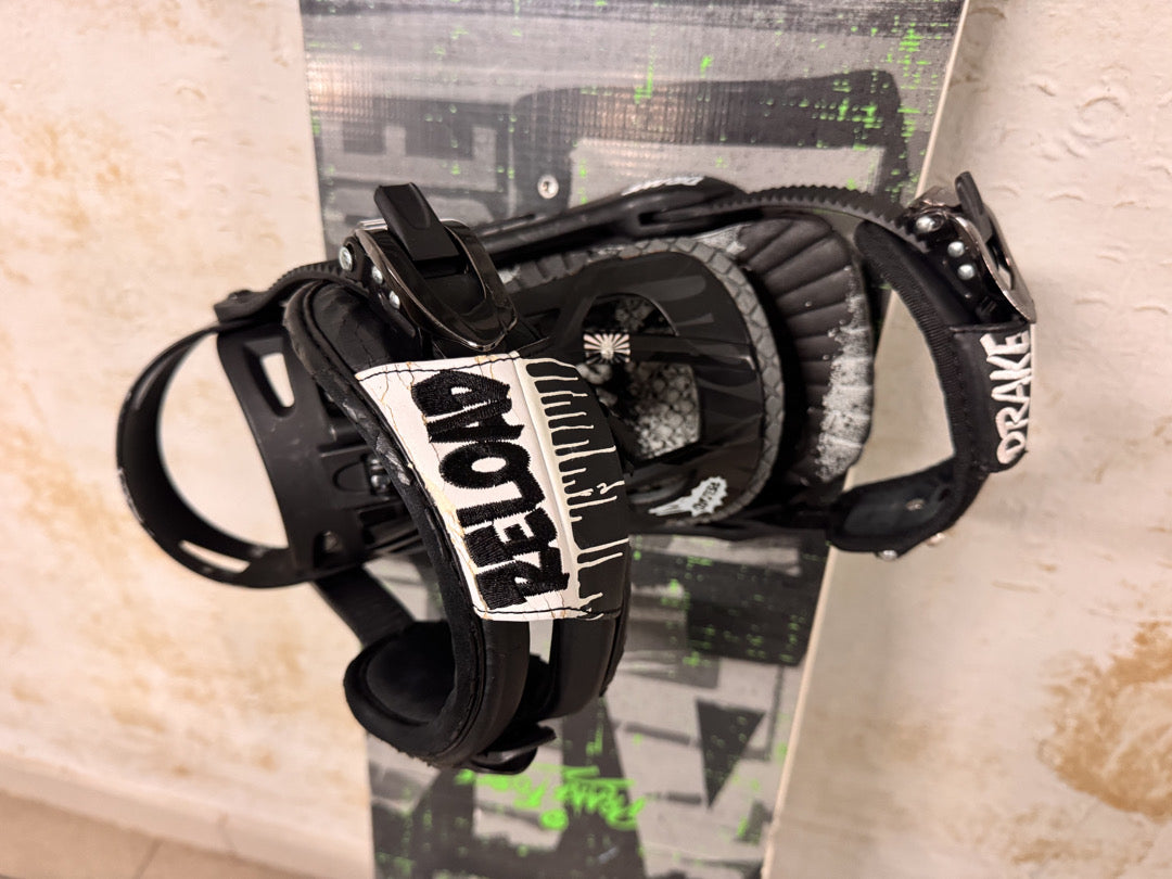 Tavola snowboard Drake 153cm + attacchi usata