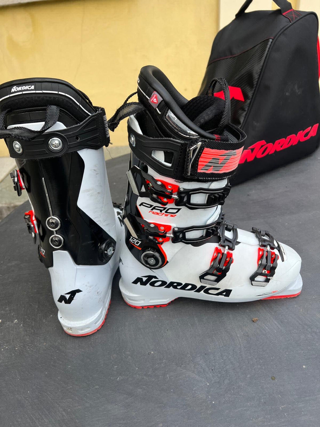 scarponi nordica 26,5 pro machine 120 (4 anni)USATI