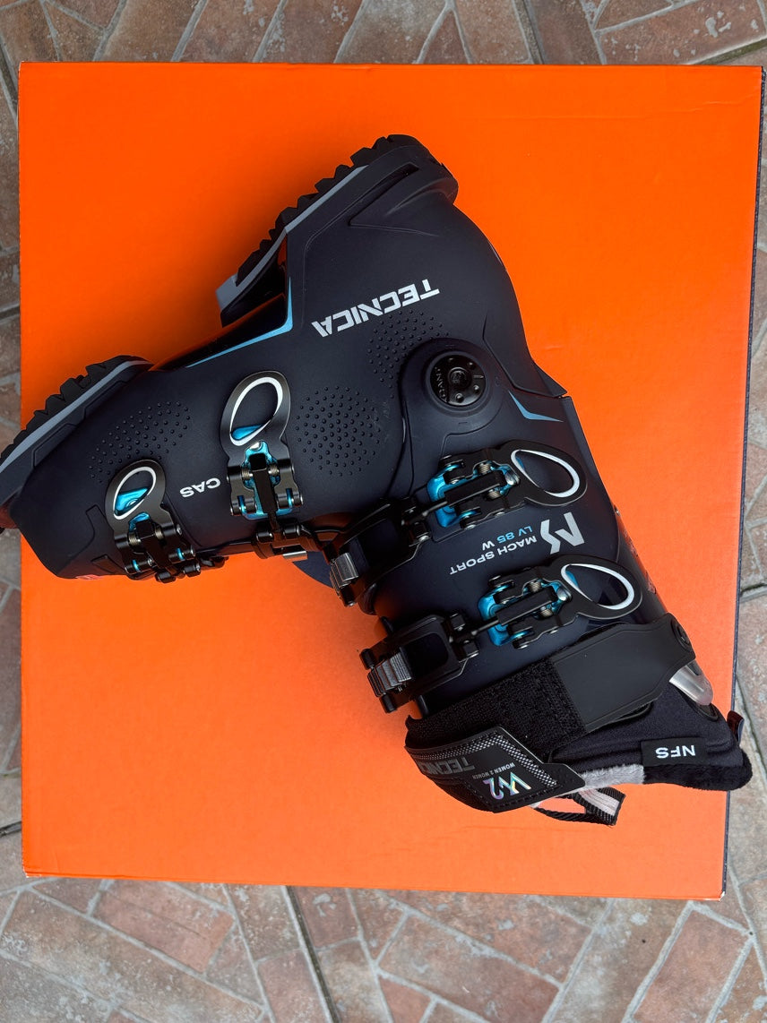 Scarpe sci da donna Tecnica NUOVE taglia 37.5