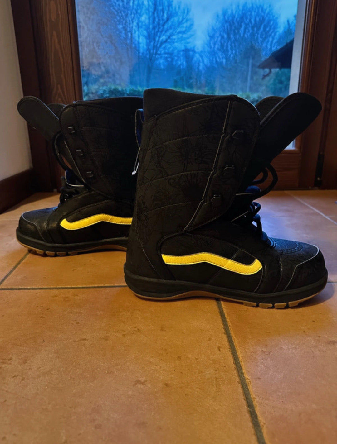 Scarponi snowboard Vans Ferra Pro donna tg. 40.5 usati
