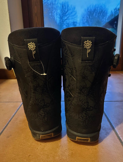 Scarponi snowboard Vans Ferra Pro donna tg. 40.5 usati