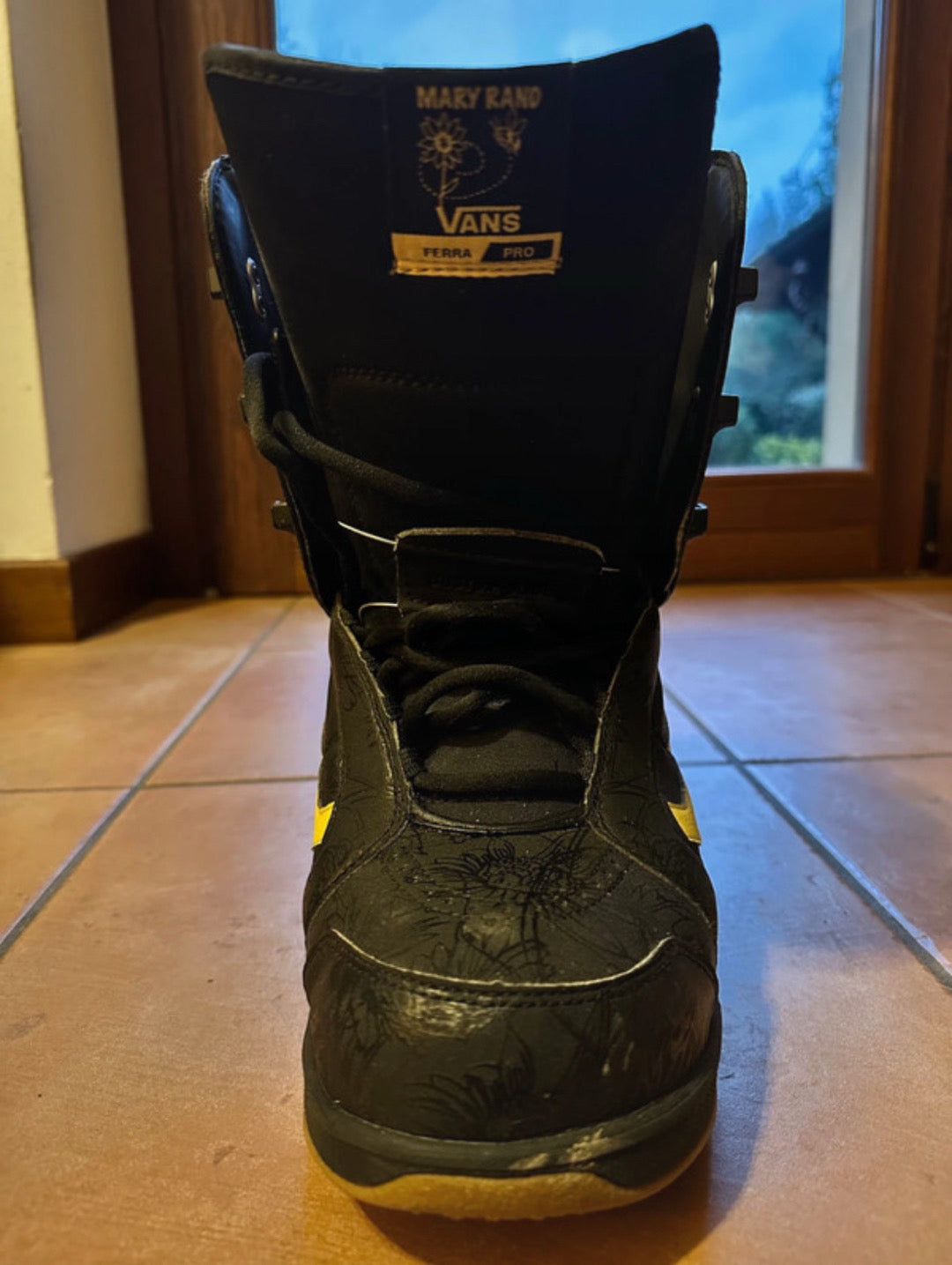 Scarponi snowboard Vans Ferra Pro donna tg. 40.5 usati