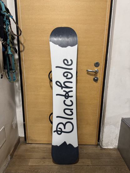 BLACKHOLE B1 freestyle Flat Rocker 152 F usata + Attacchi