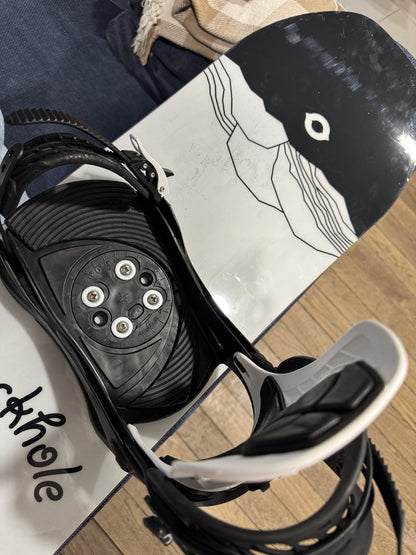 BLACKHOLE B1 freestyle Flat Rocker 152 F usata + Attacchi