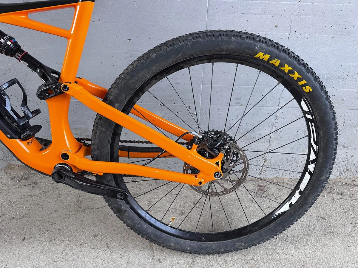 Specialized Stumpjumper Comp Carbon 27.5 taglia L MTB Usata