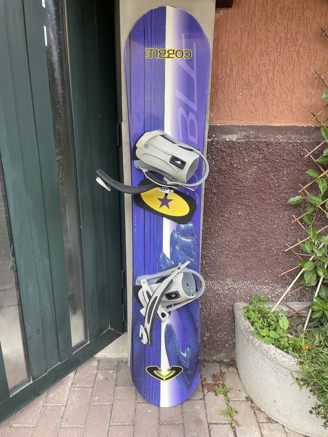 Snowbord Cobble 155 + attacchi - da principiante