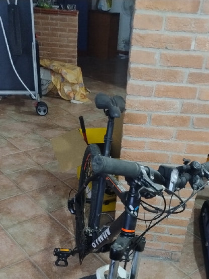 Biciclette nuove usate per tre uscite taglia M-L usata
