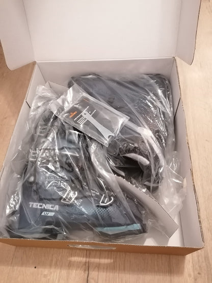 TECNICA Mach1 LV 105 2026 tg 25.5 usati solo 2h