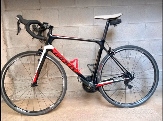 bici da corsa in carbonio