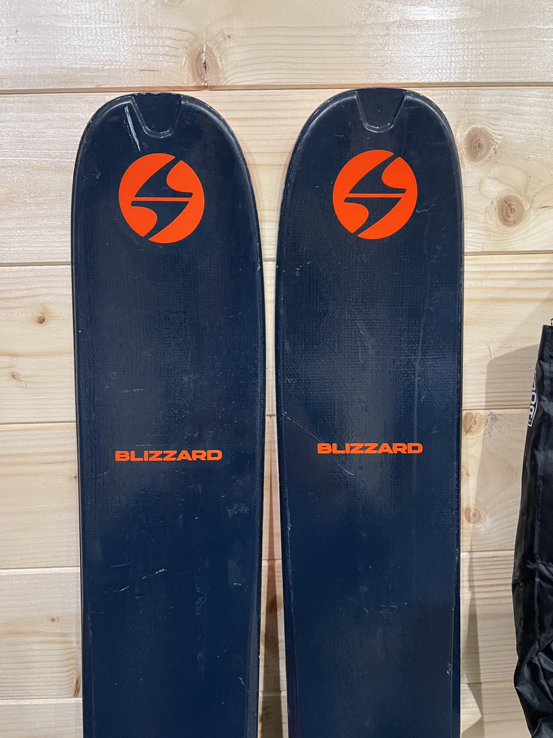 180cm Blizzard Zero G105 sci+attacchi+pelli (N3023) usati