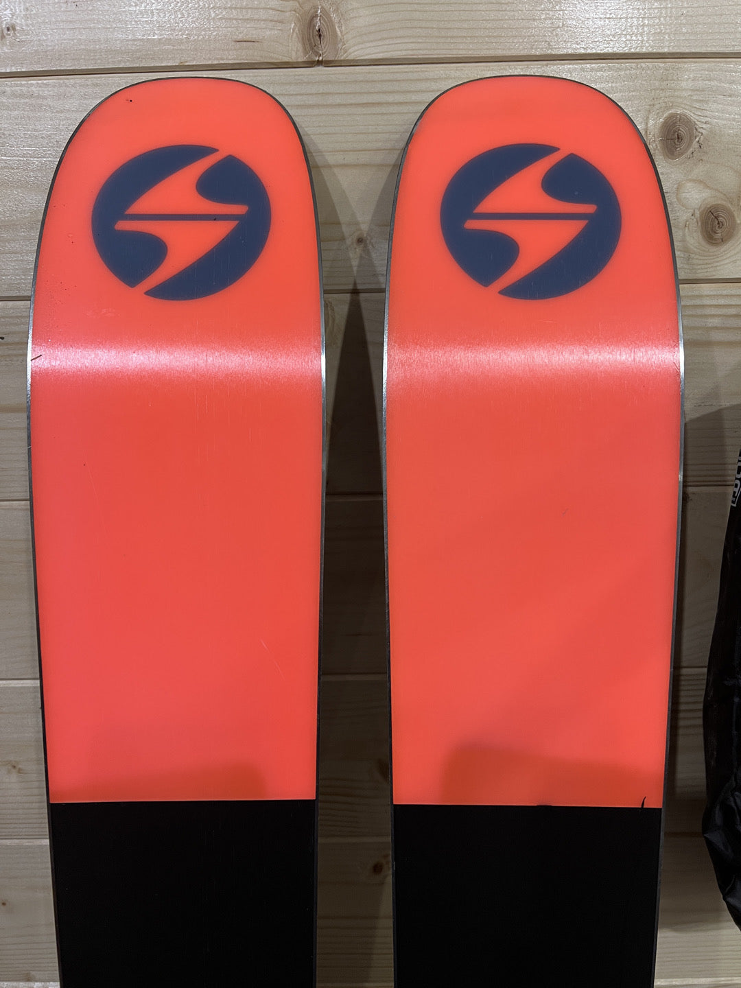 180cm Blizzard Zero G105 sci+attacchi+pelli (N3023) usati