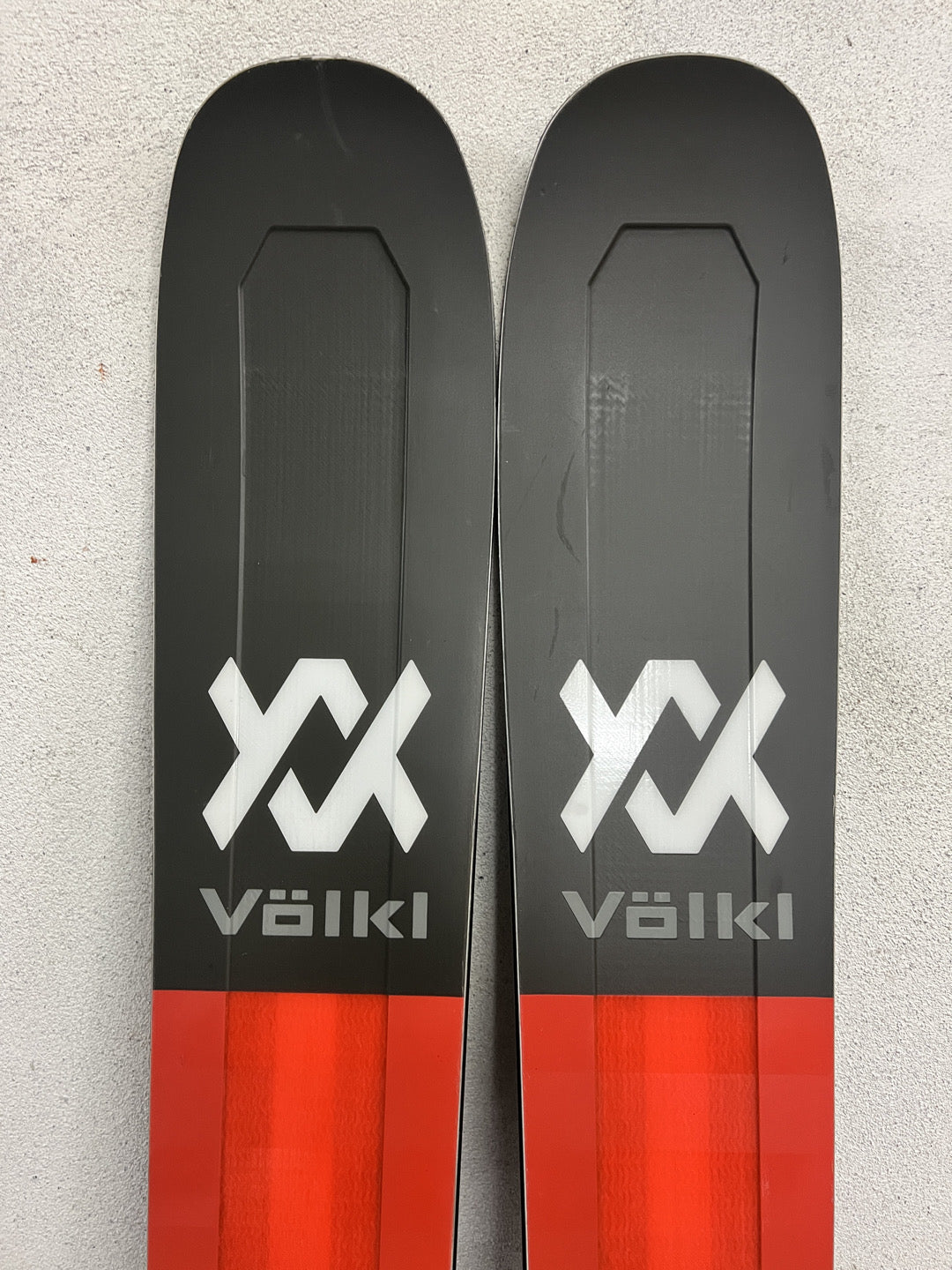 184cm Sci freeride Volkl Mantra M5 96 r21.2 usato