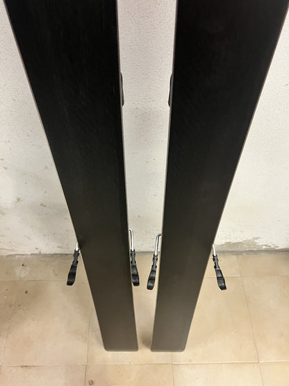 184cm Sci freeride Volkl Mantra M5 96 r21.2 usato