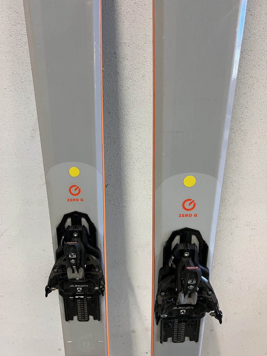 178cm Blizzard G085 Sci touring + attacchi + pelli