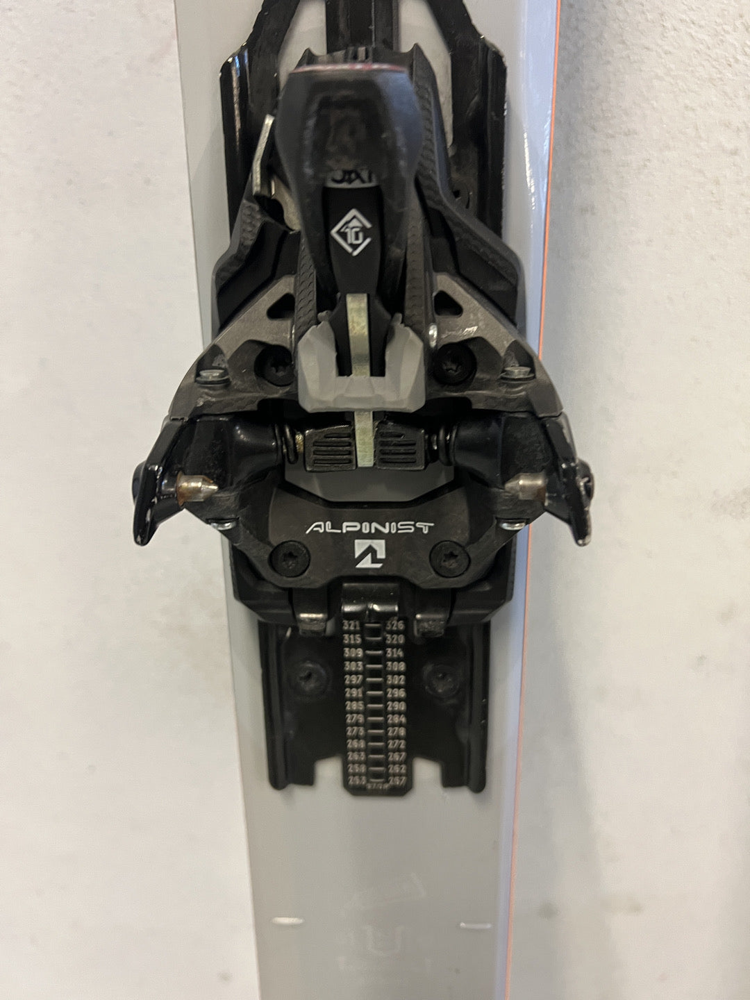 178cm Blizzard G085 Sci touring + attacchi + pelli