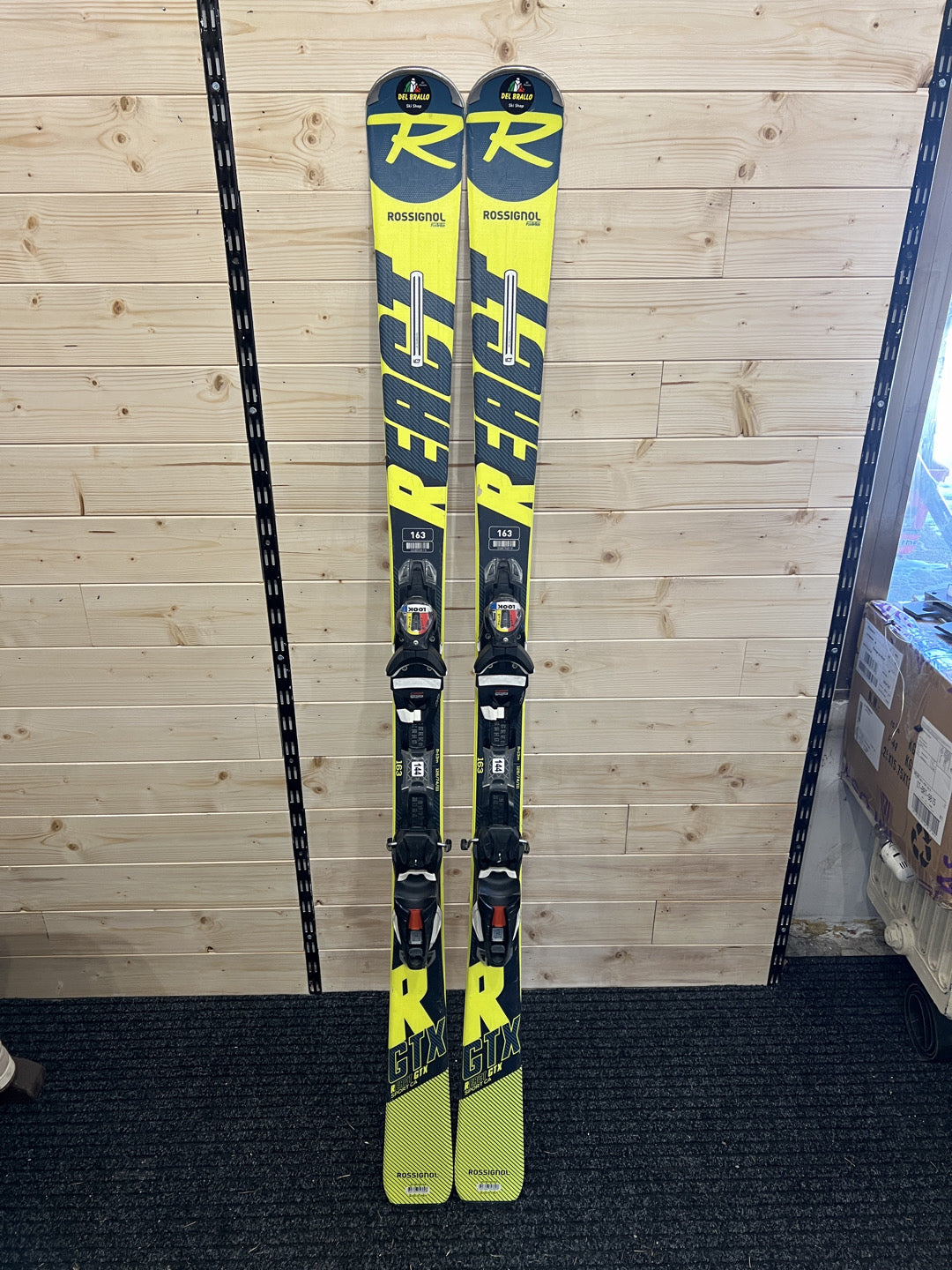 163cm sci Rossignol React RTX raggio 13m usati