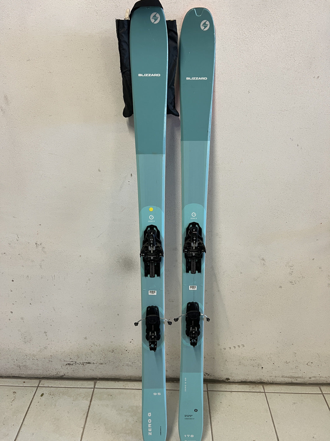 178cm Blizzard G095  Sci + attacchi + pelli (N3018