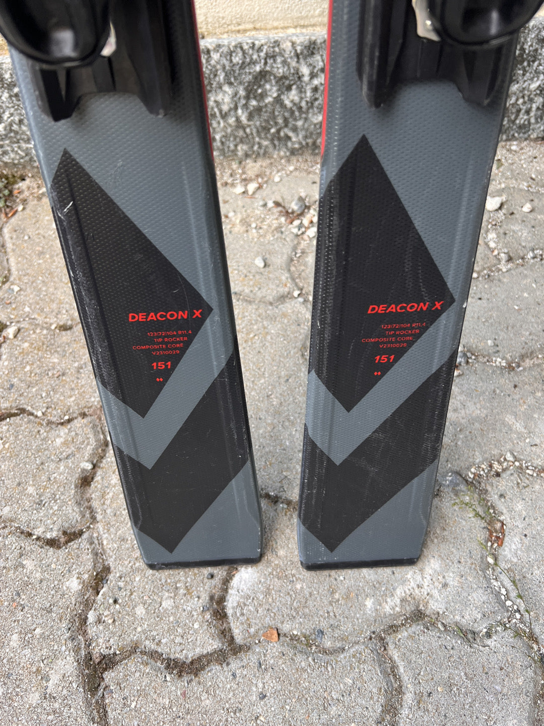 151cm sci Volkl Deacon X raggio 11.4m Test usati