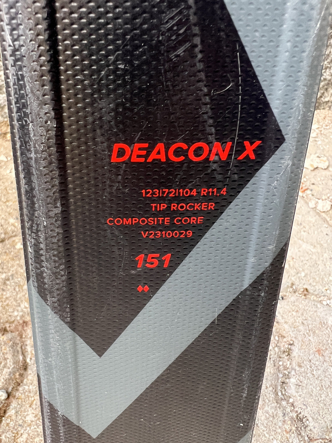 151cm sci Volkl Deacon X raggio 11.4m Test usati