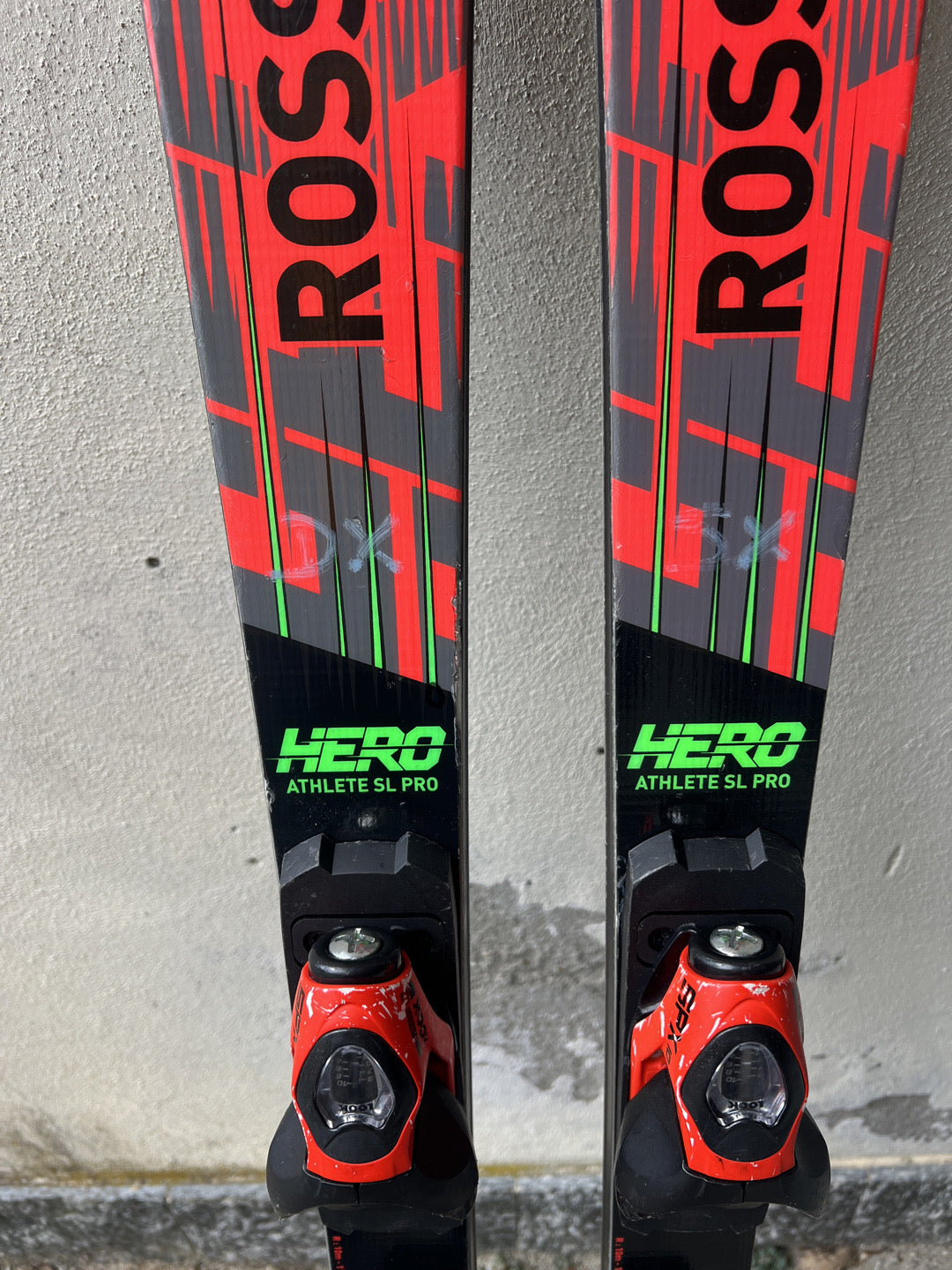 142cm sci Rossignol Hero FIS SLJ r10 usato 2025 N2