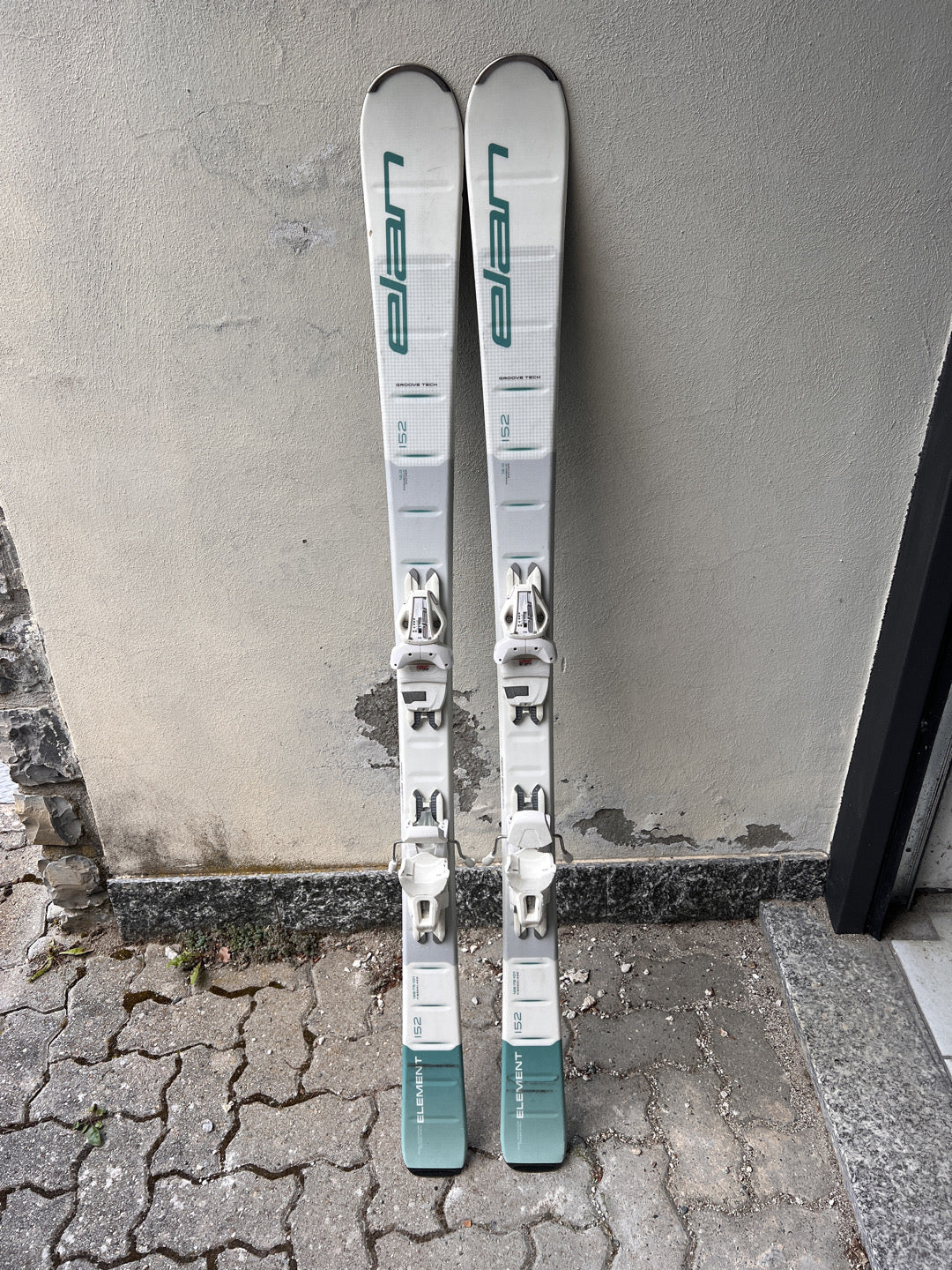 152cm sci Elan Element Bianco r12 usato