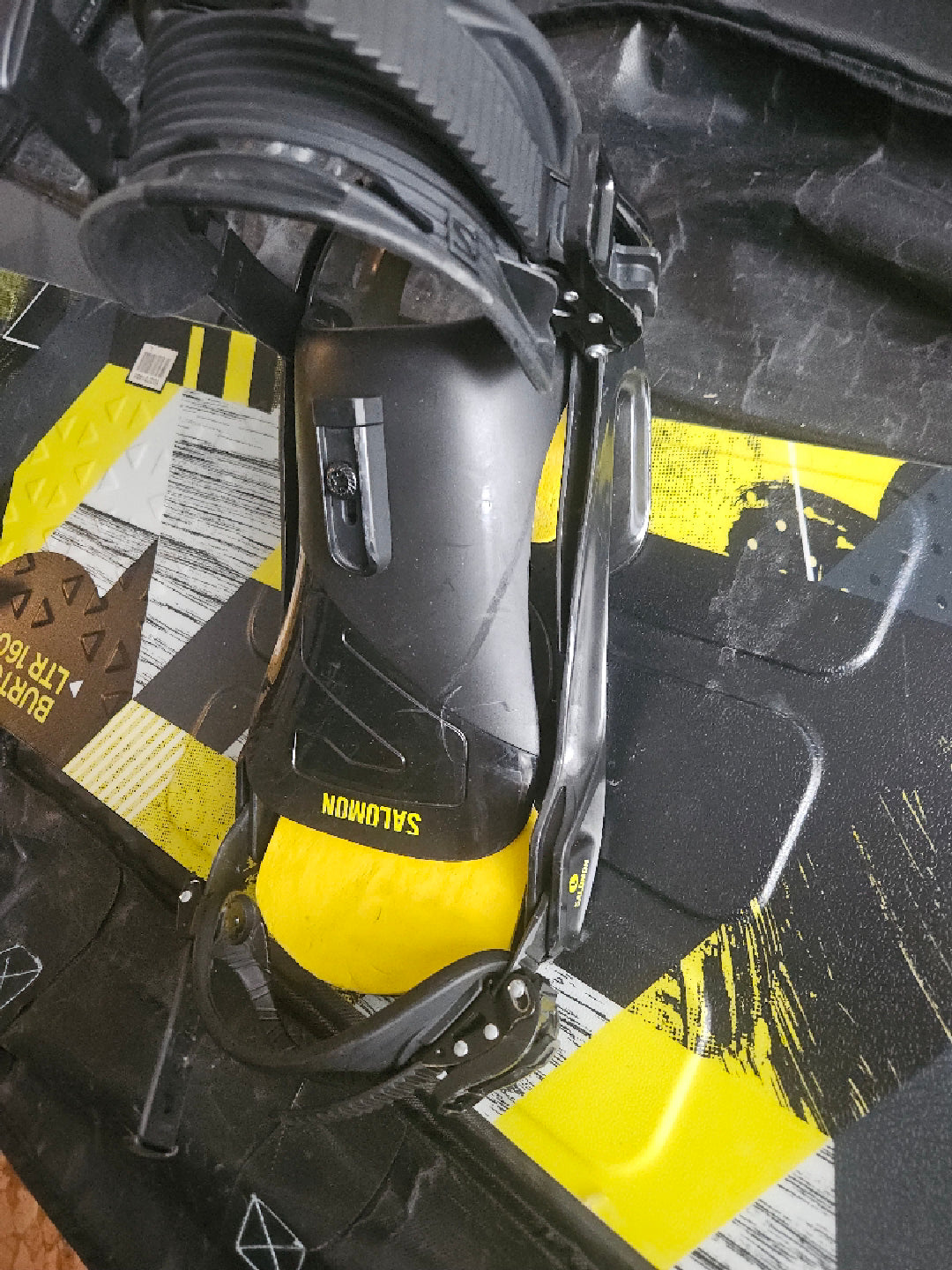 Snowboard Burton LTR 160W + attacchi Salomon Rhythm usato