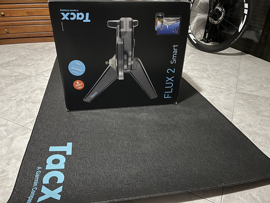 Tacx Flux 2 Smart – Come Nuovo + Tappeto