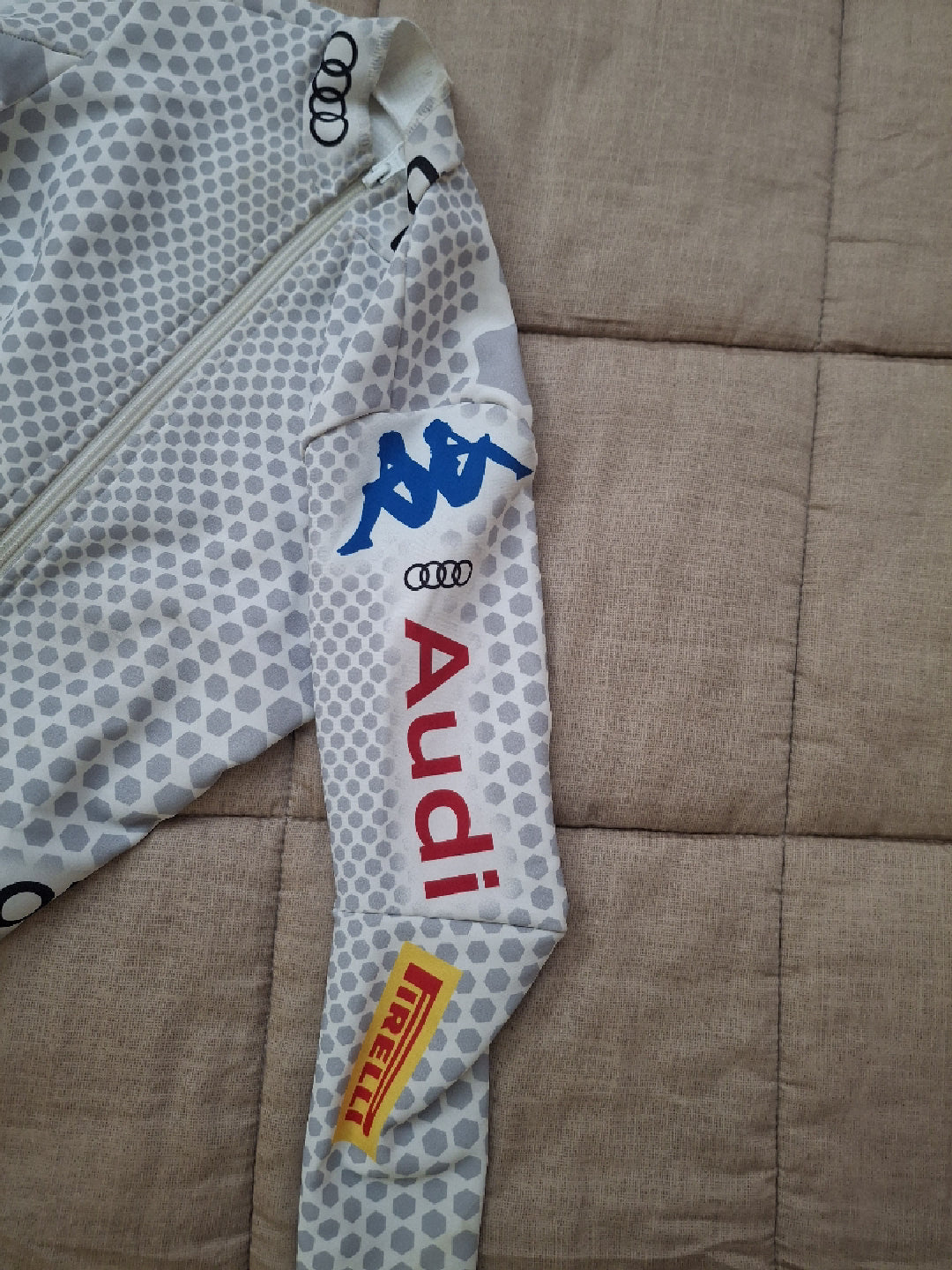 Tuta da sci della nazionale Italiana tg 8 anni usata