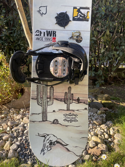 snowboard usato Gnu 159W con attacchi Ride XL