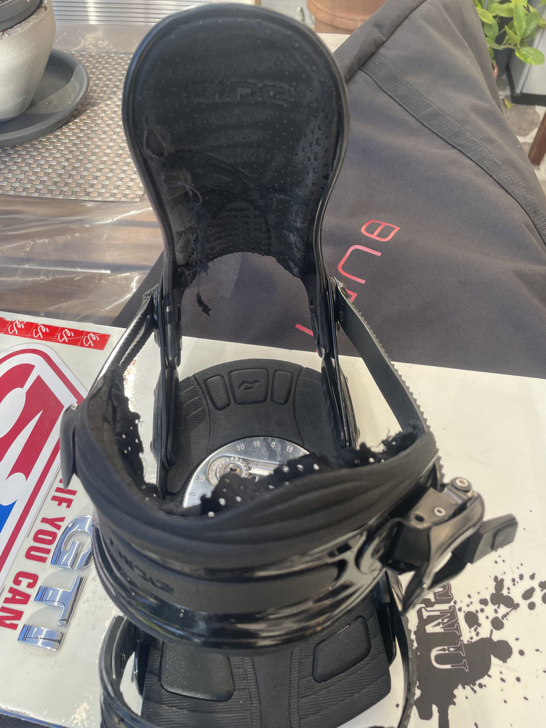 snowboard usato Gnu 159W con attacchi Ride XL