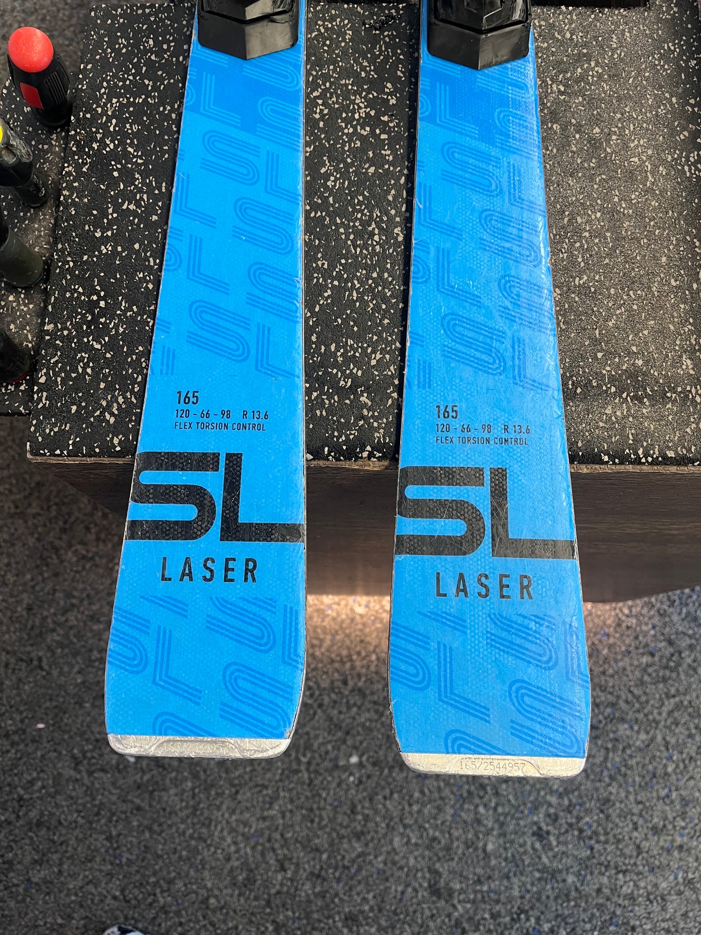 165cm Stockli Laser SL 2025 + SRT 12 usato ex noleggio
