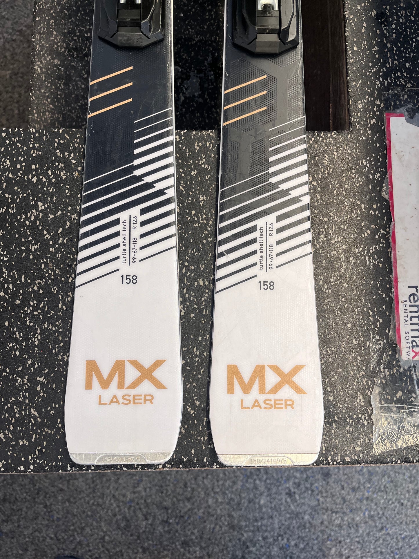 158cm Stockli Laser MX 2024 + MC11 usato ex noleggio