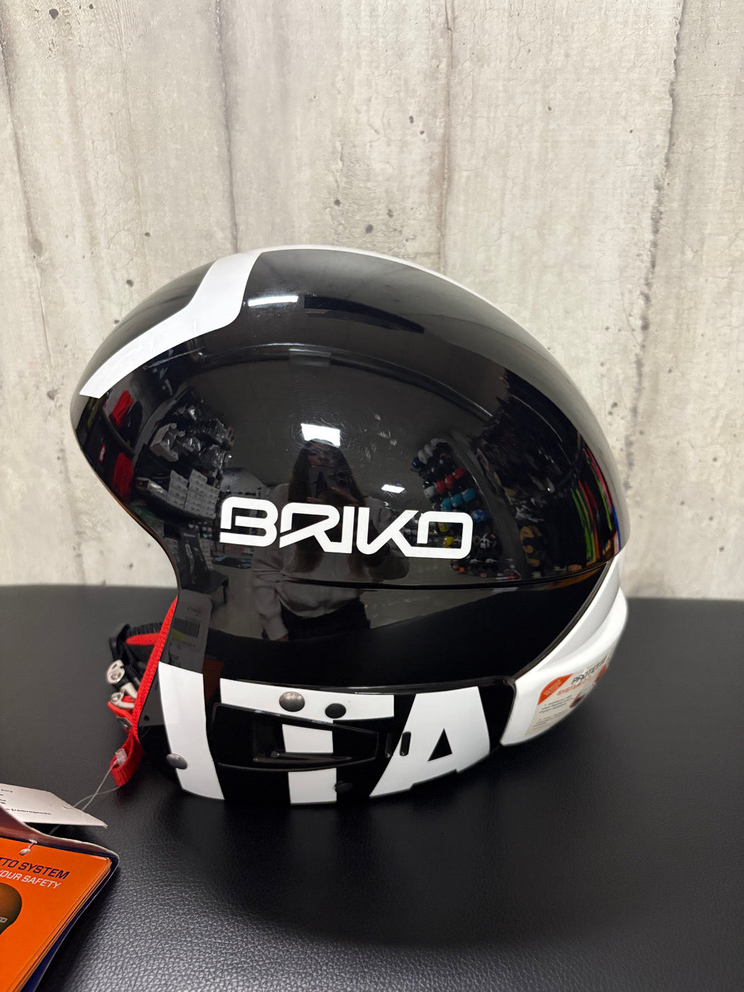 Casco da gara sci Briko Vulcano FIS 6.8 nuovo