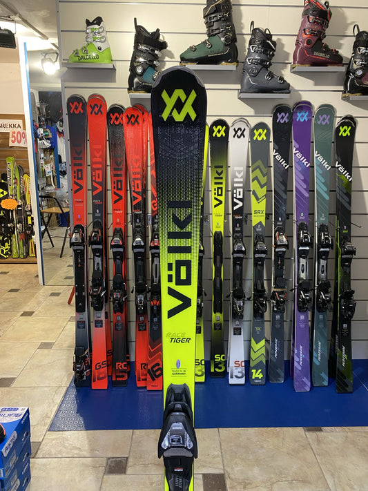 sci Volkl SC 165 con attacco 12 marker 2025/26