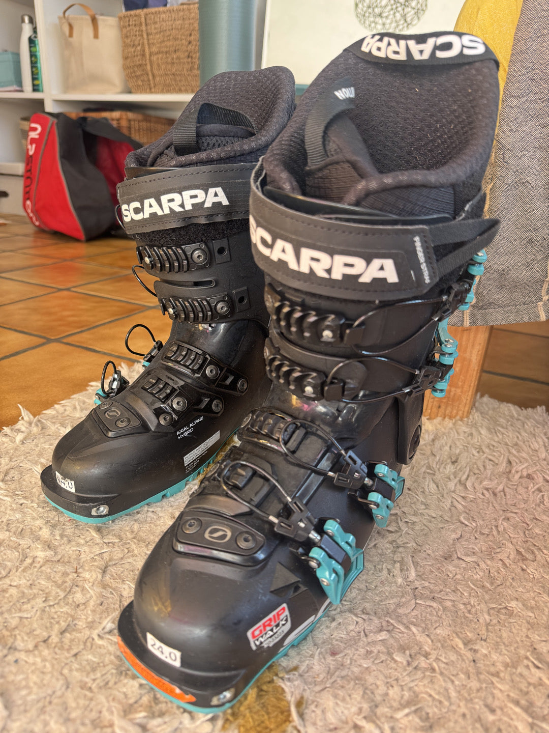Scarponi scialpinismo Scarpa 4  donna tg. 24 nuovi mai usati